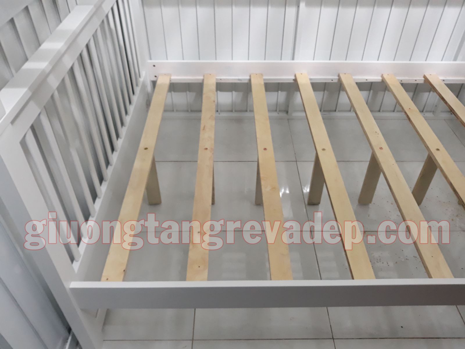 Giường tầng trẻ em sản xuất từ gỗ thông nhập khẩu 07