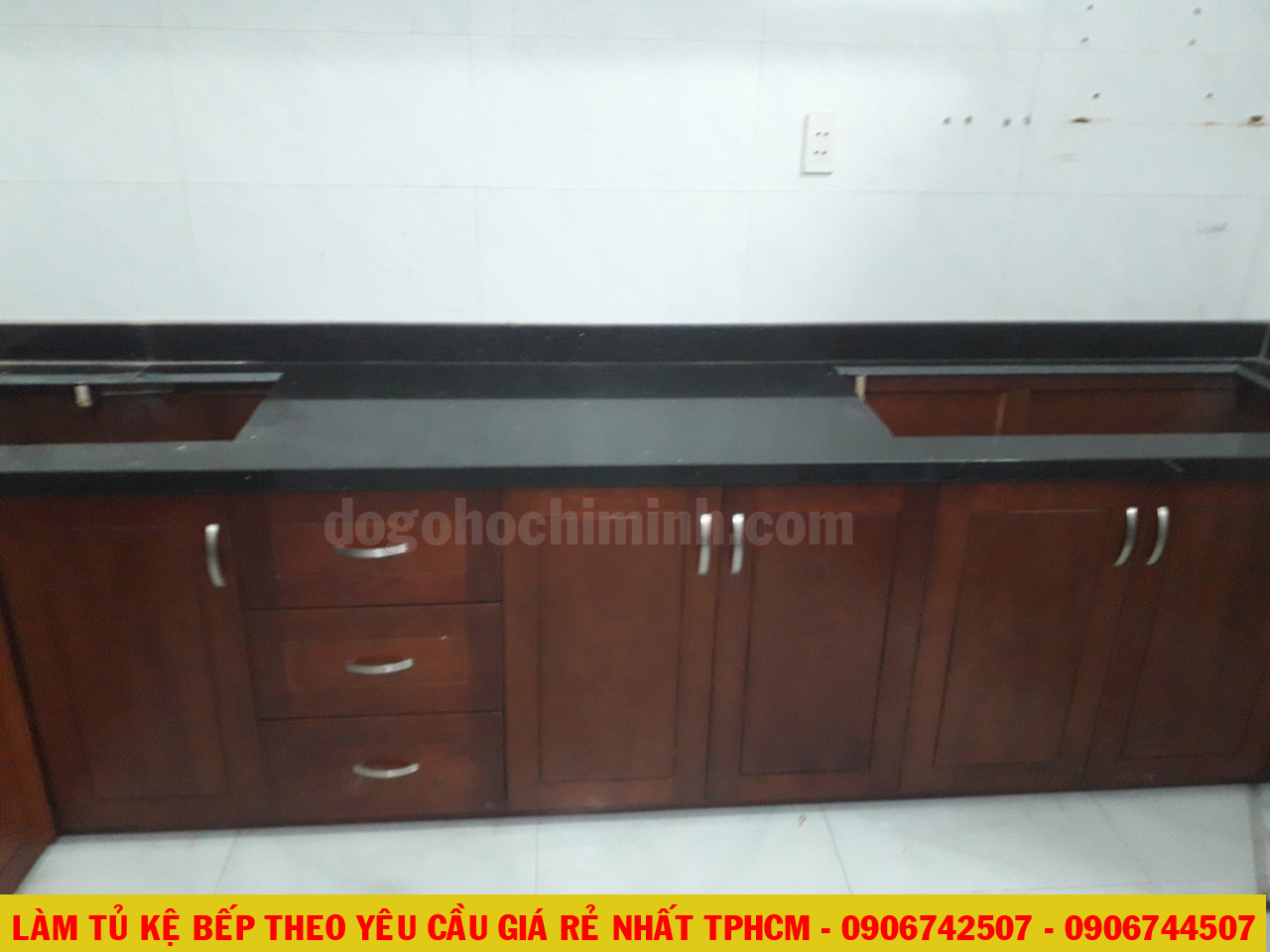 Thi công mẫu tủ kệ bếp giá rẻ nhà A Văn tại quận Tân Bình - TPHCM 2020